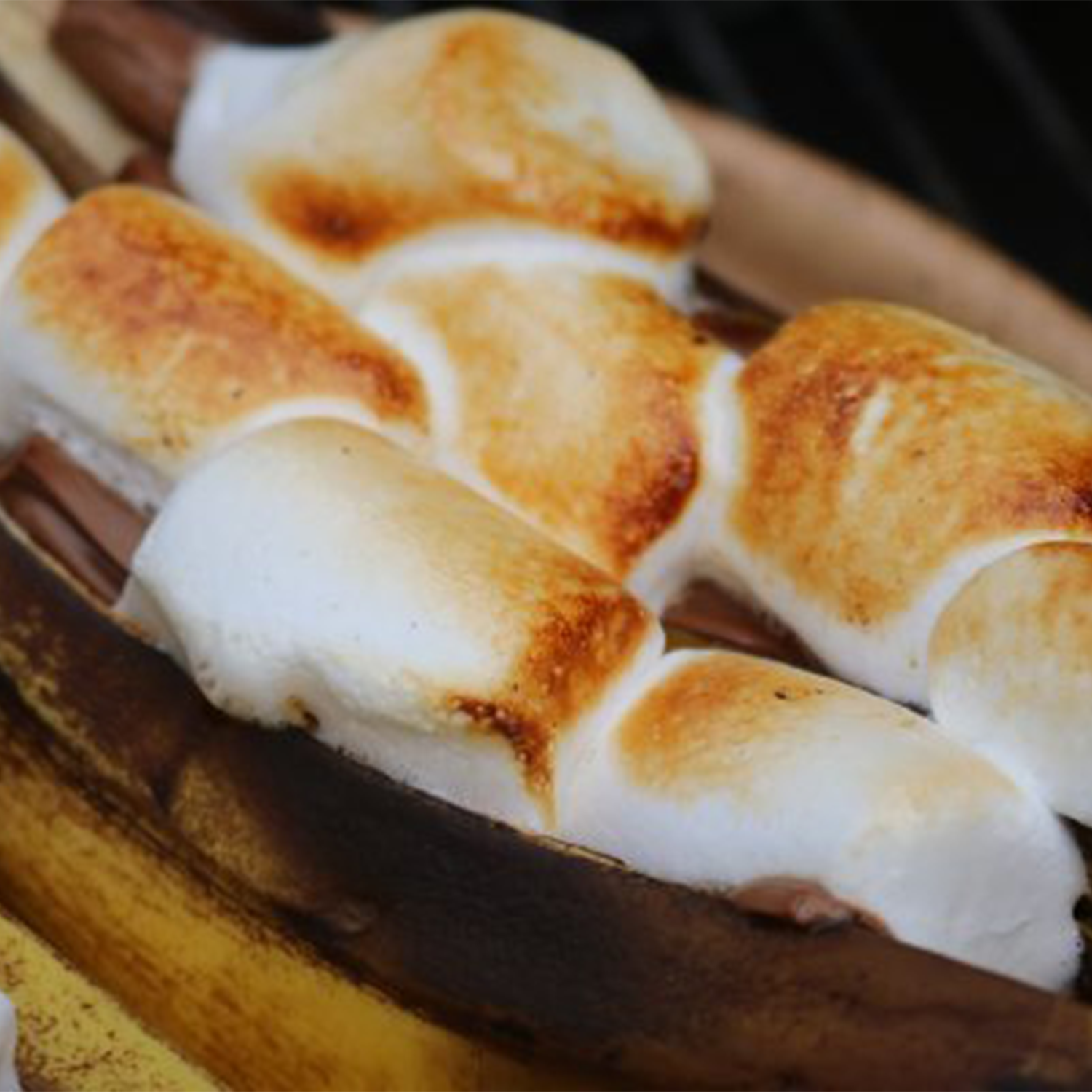Gegrillte Bananen mit Schokolade und Marshmallows